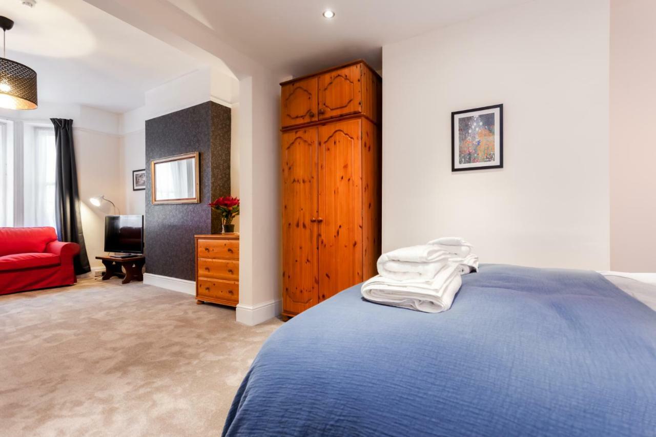 Gorgeous Town Centre Apt With Courtyard Garden ボーンマス エクステリア 写真