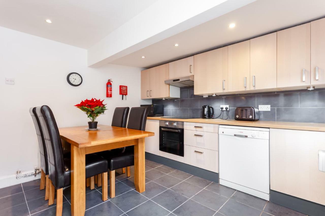Gorgeous Town Centre Apt With Courtyard Garden ボーンマス エクステリア 写真