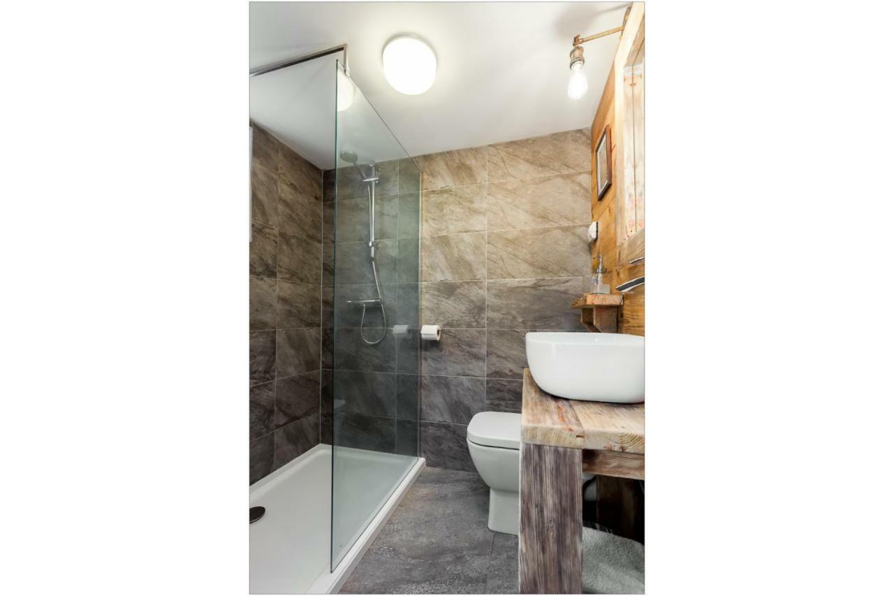 Gorgeous Town Centre Apt With Courtyard Garden ボーンマス エクステリア 写真