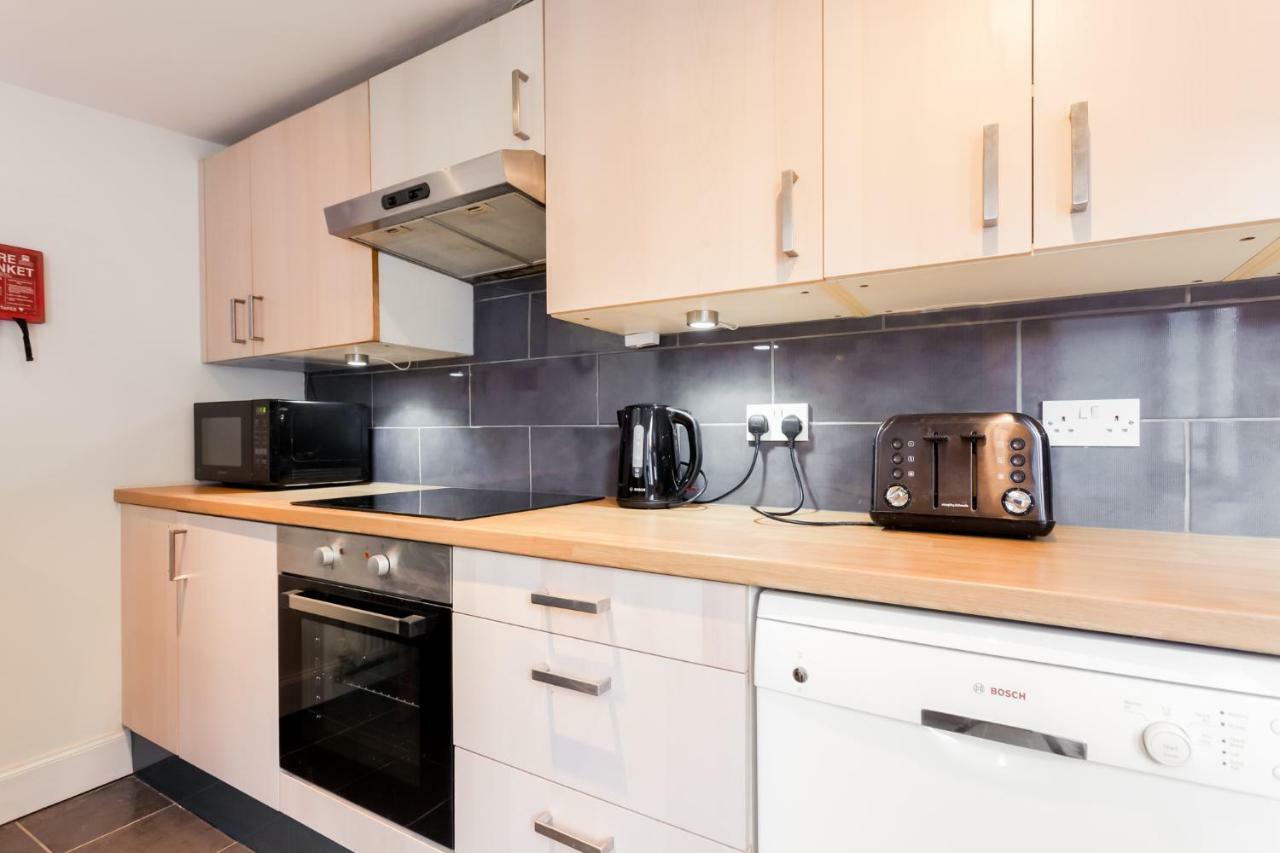 Gorgeous Town Centre Apt With Courtyard Garden ボーンマス エクステリア 写真